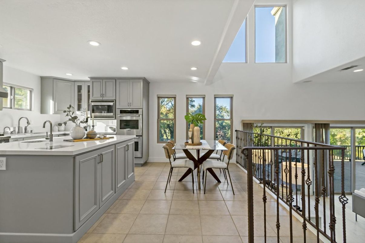 Dining room, Interior, Recessed Lighting