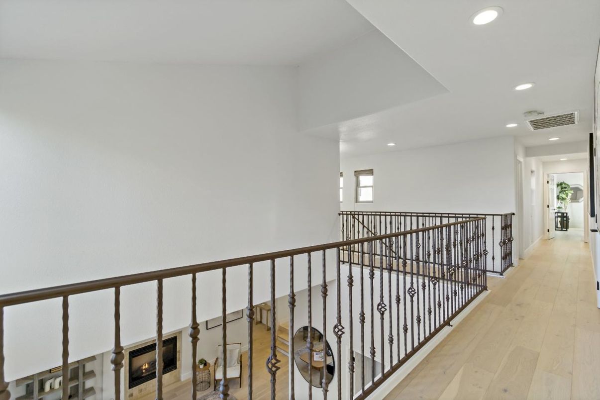 Bedroom, Interior, Living room, Recessed Lighting, Wood Texture Flooring