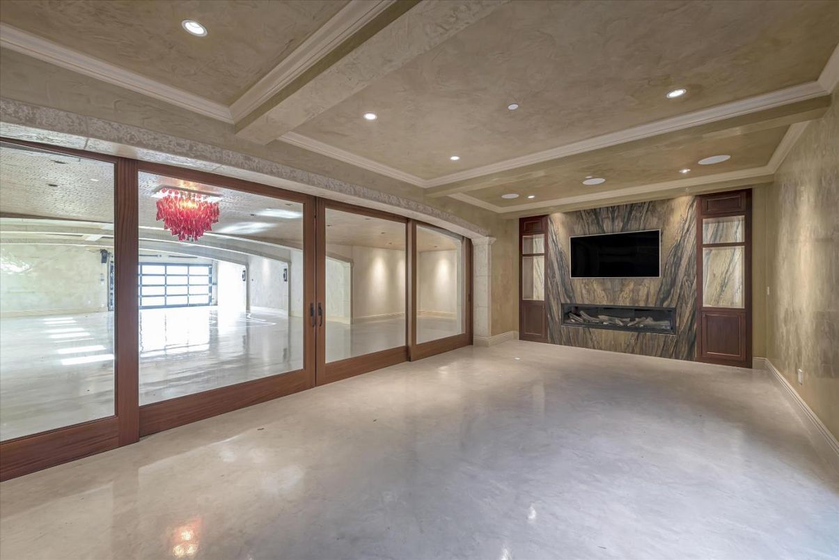 Chandelier, Empty room, Fireplace, Interior, Recessed Lighting