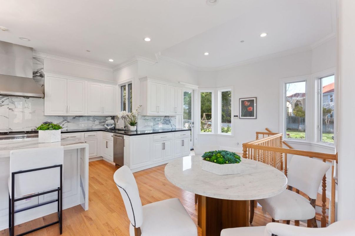 Dining room, Interior, Kitchen, Recessed Lighting, Wood Texture Flooring