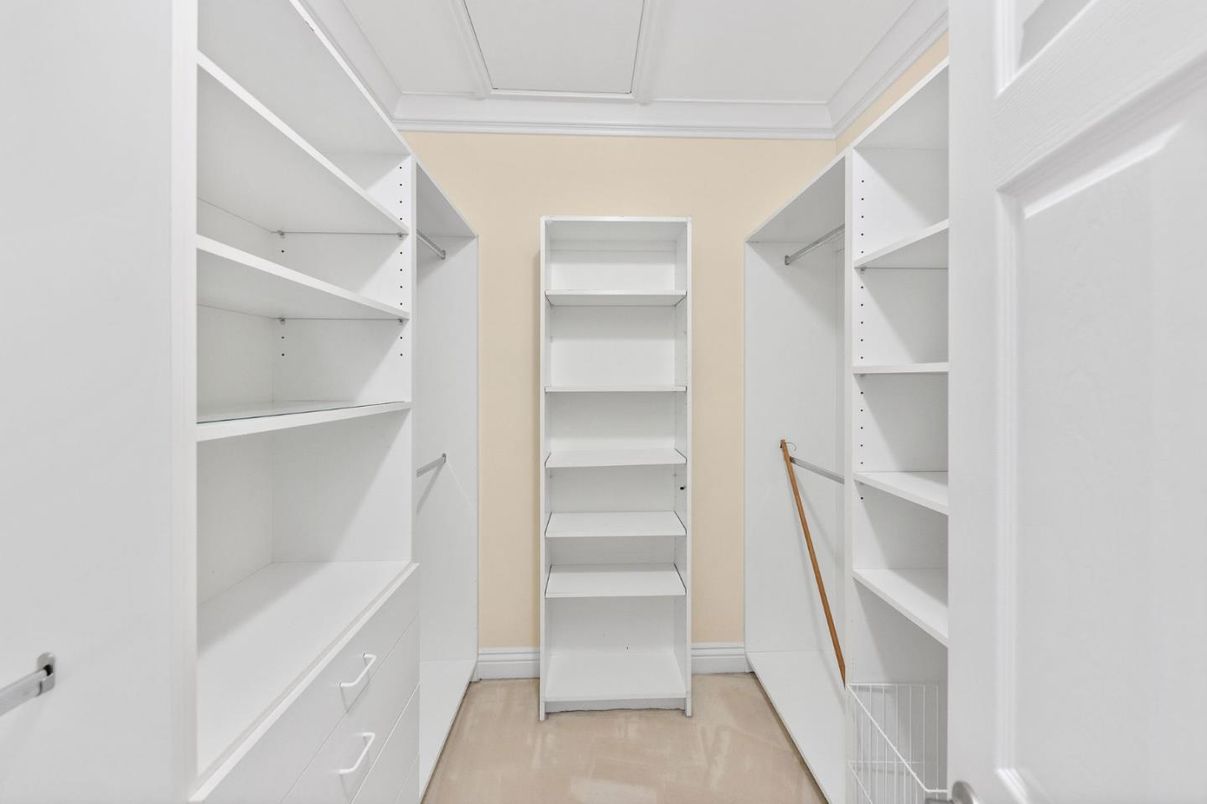 Interior, Walk-in Closets
