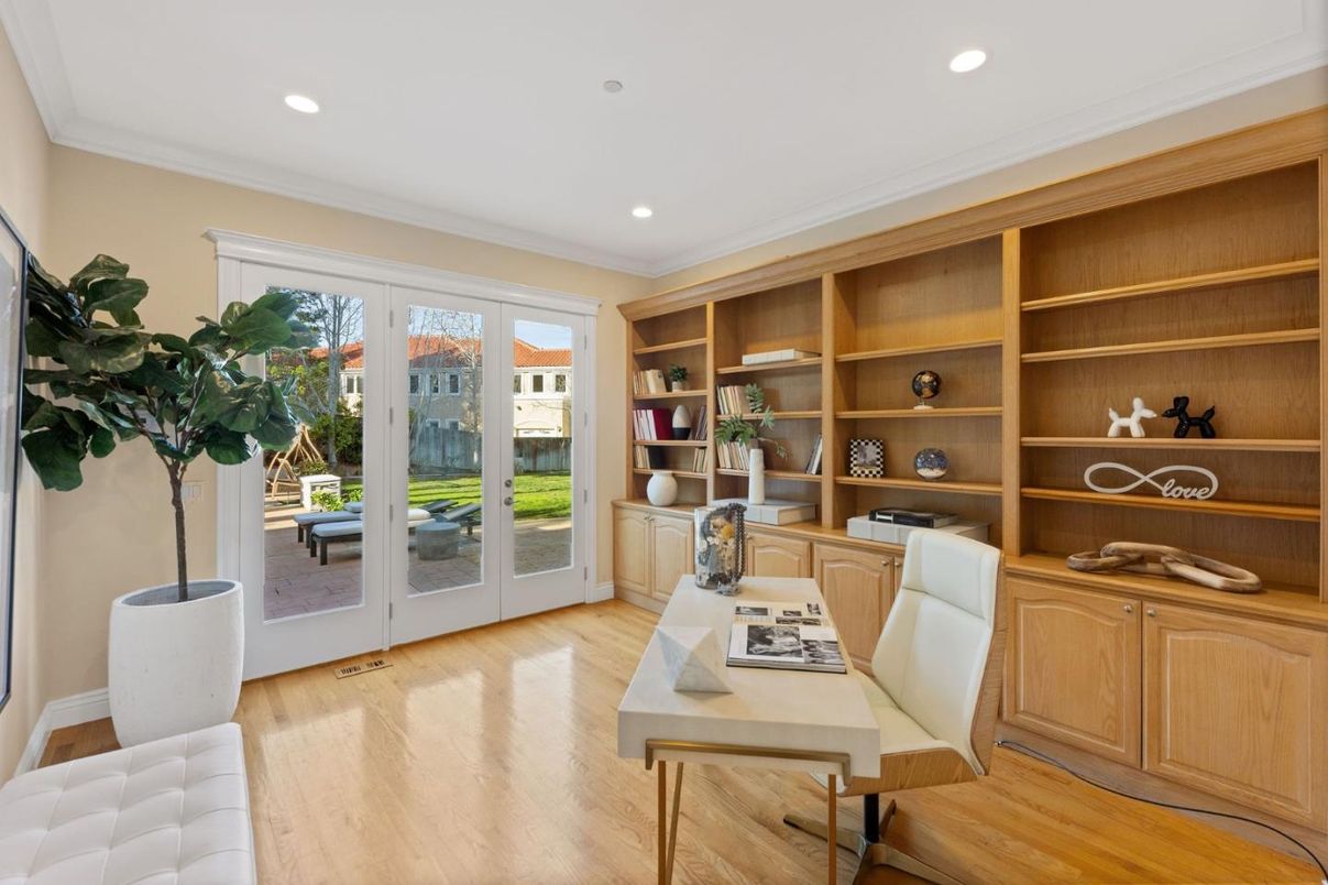 Home Office, Interior, Recessed Lighting, Wood Texture Flooring