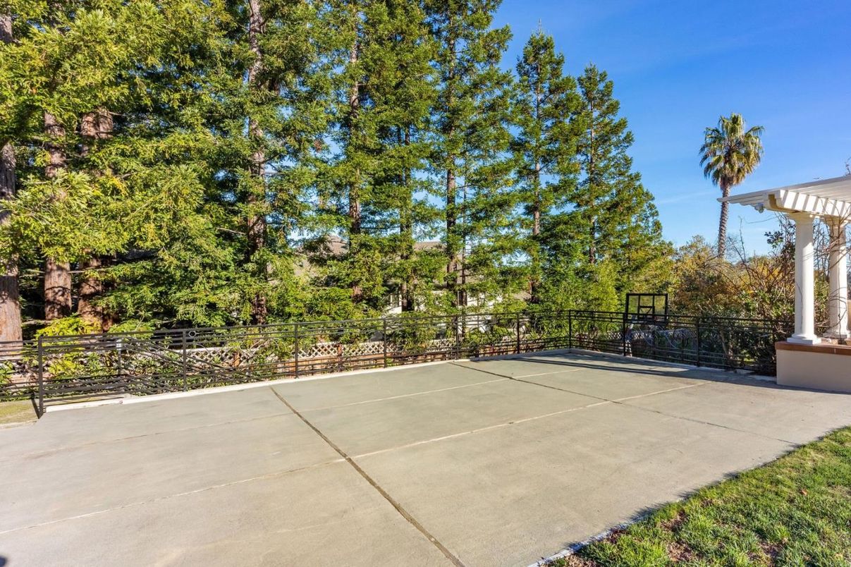 Exterior, Tennis Courts