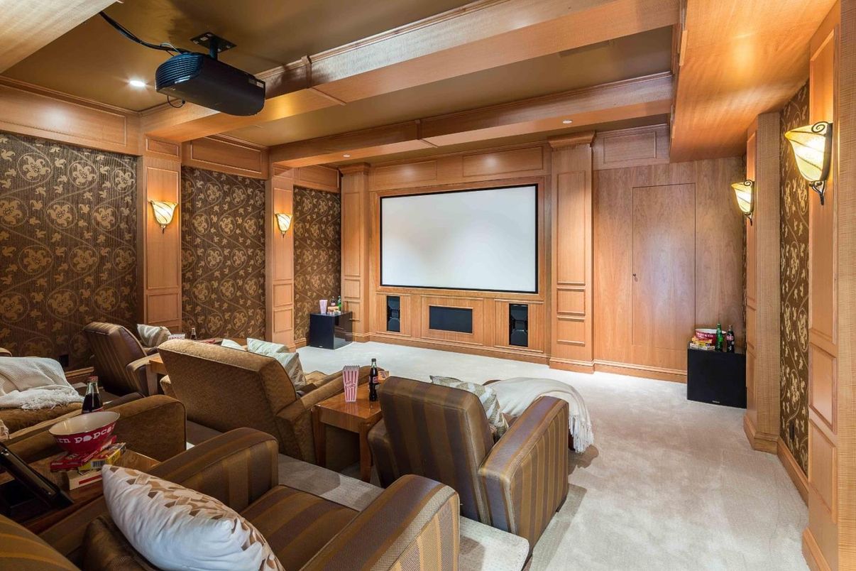 Interior, Projection Screen, Recessed Lighting, Theatre Room