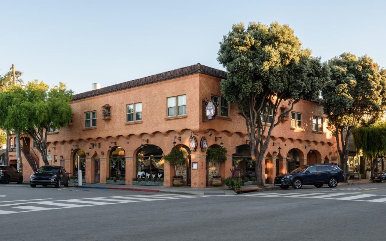 Exterior, Facade, Mediterranean
