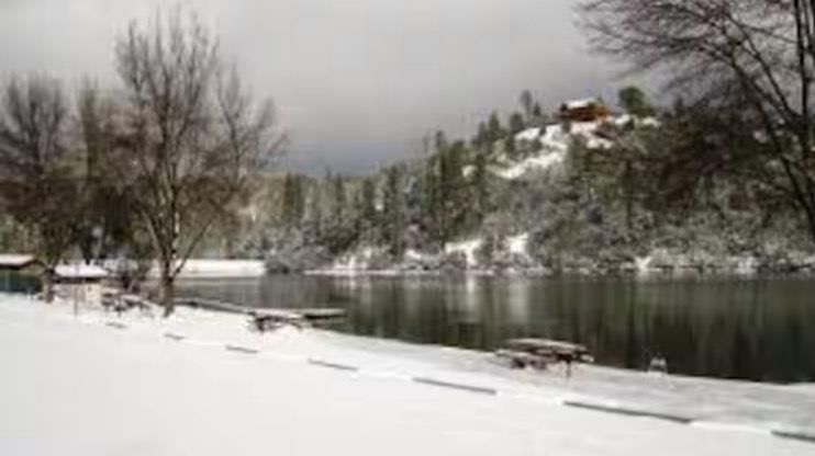 Exterior, Lake