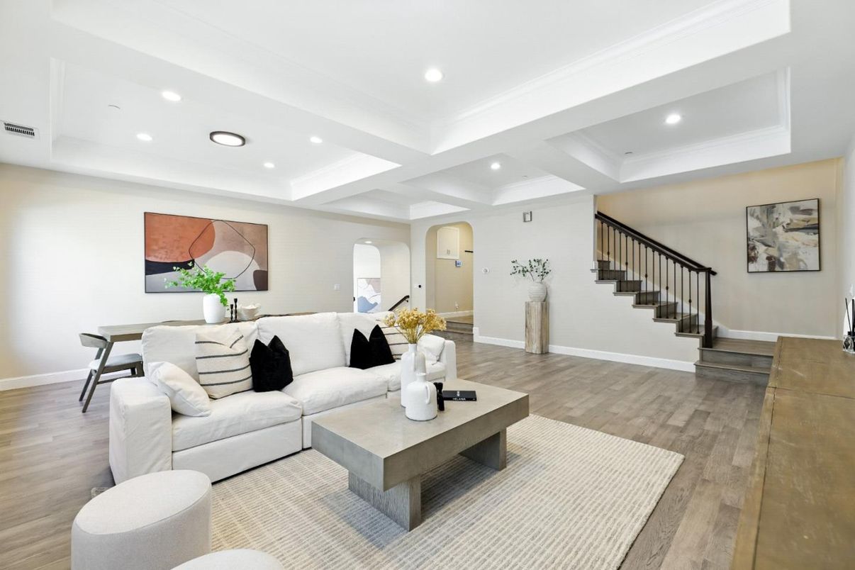 Dining room, Interior, Living room, Recessed Lighting, Wood Texture Flooring