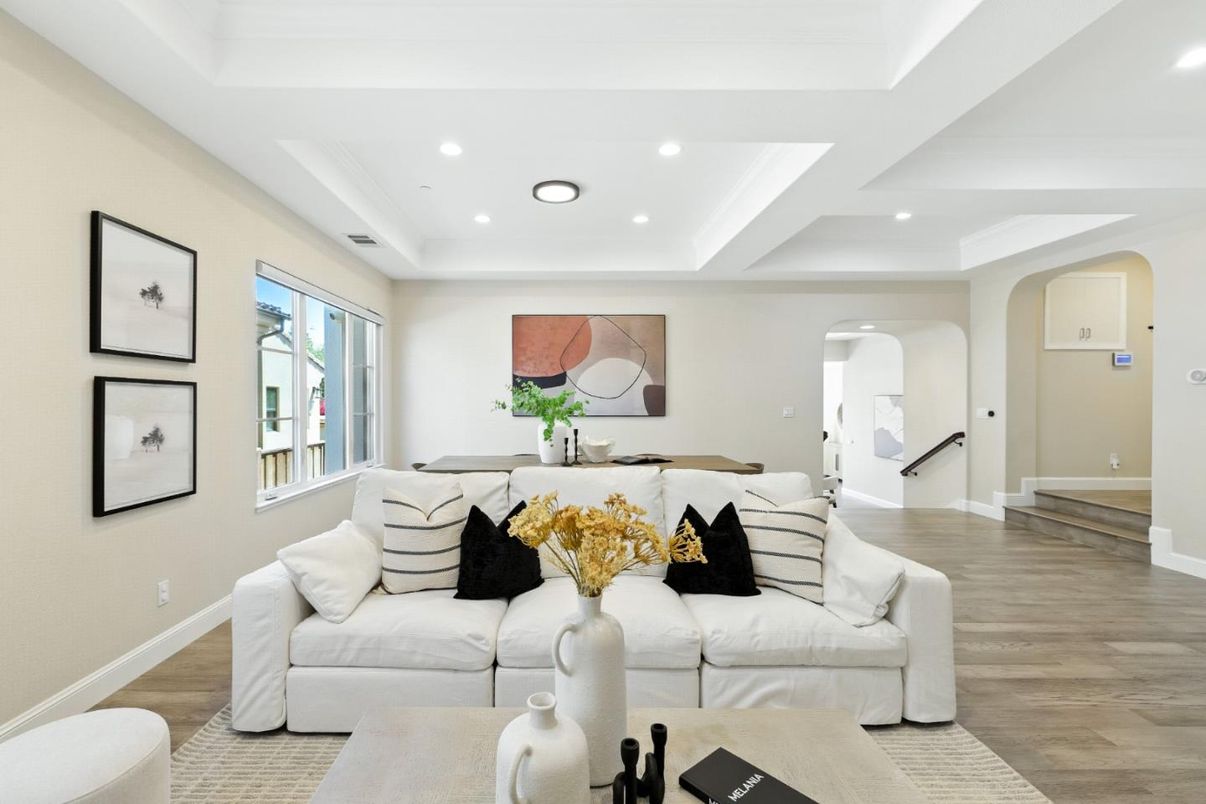 Interior, Recessed Lighting, Wood Texture Flooring
