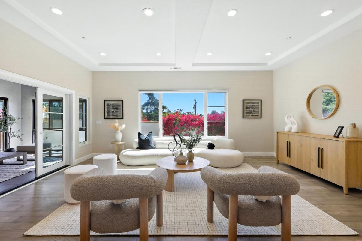 Interior, Living room, Recessed Lighting, Wood Texture Flooring