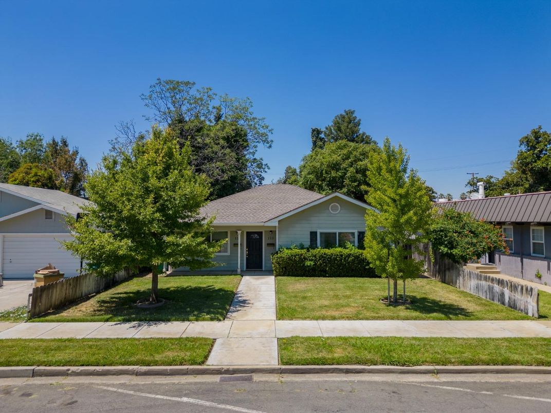 Backyard, Exterior, Facade, Ranch
