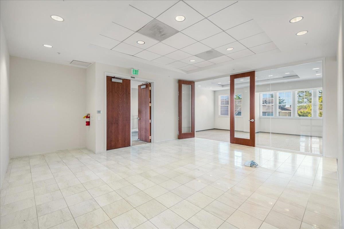 Elevator, Empty room, Interior, Recessed Lighting