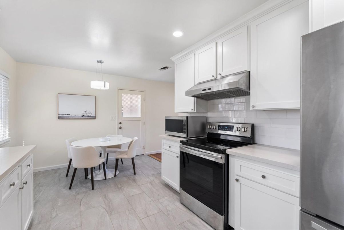Dining room, Interior, Kitchen, Pendant Lights, Recessed Lighting