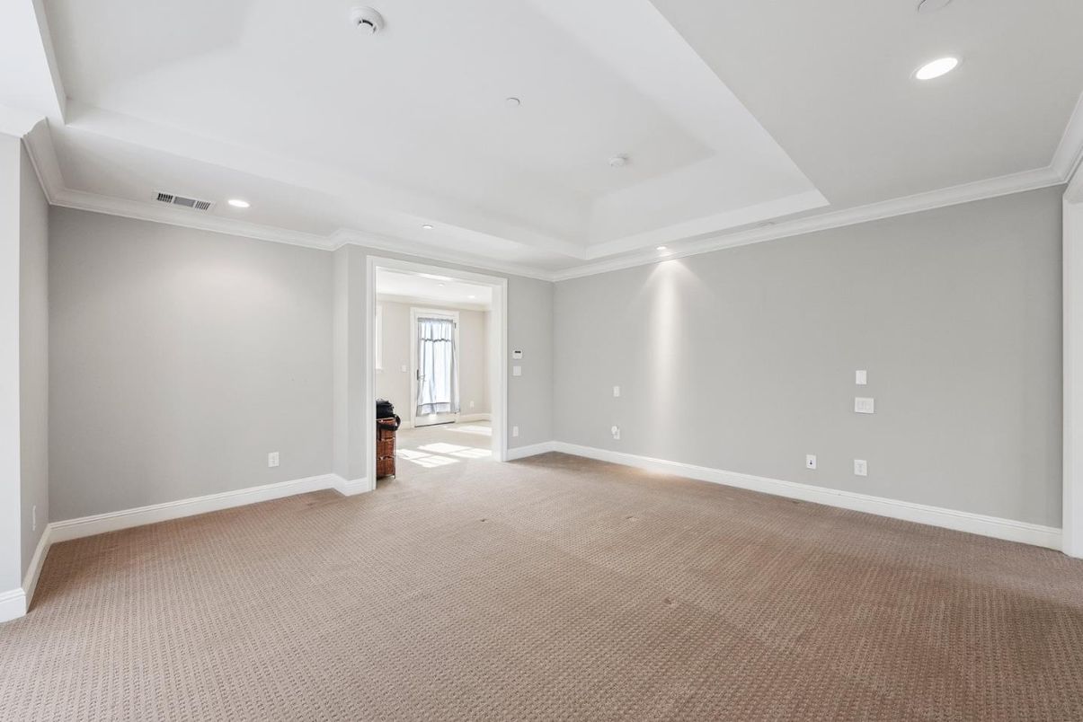 Empty room, Interior, Recessed Lighting