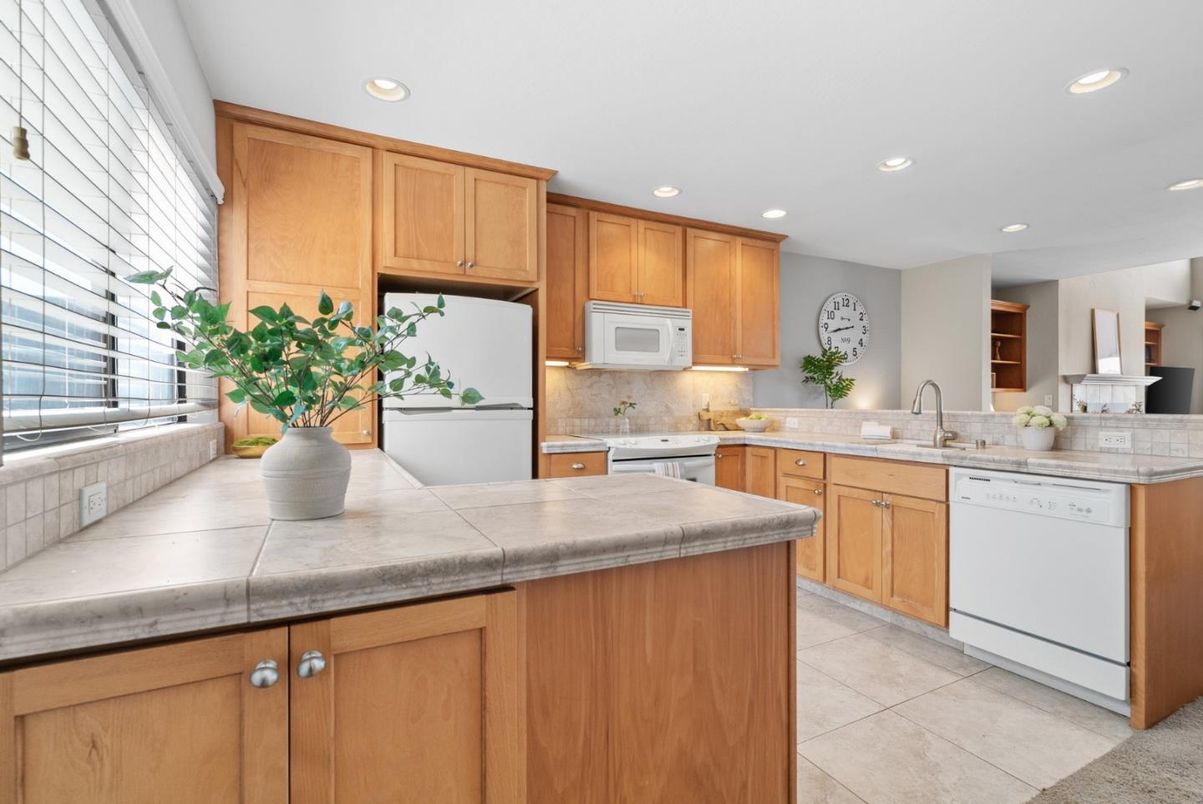 Interior, Kitchen, Recessed Lighting, Tile Countertops