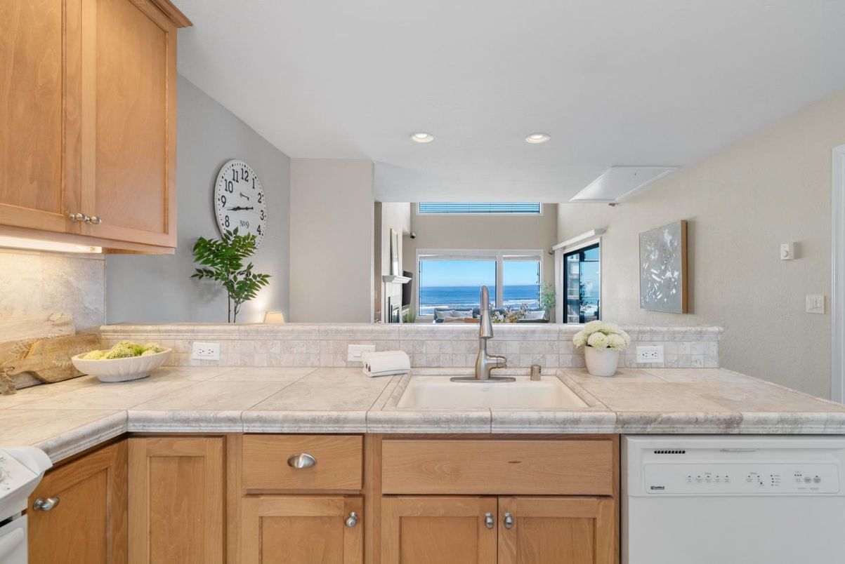 Interior, Kitchen, Recessed Lighting, Tile Countertops, Water