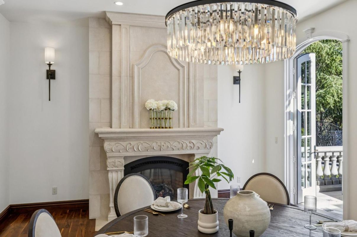 Chandelier, Fireplace, Interior, Recessed Lighting, Wood Texture Flooring