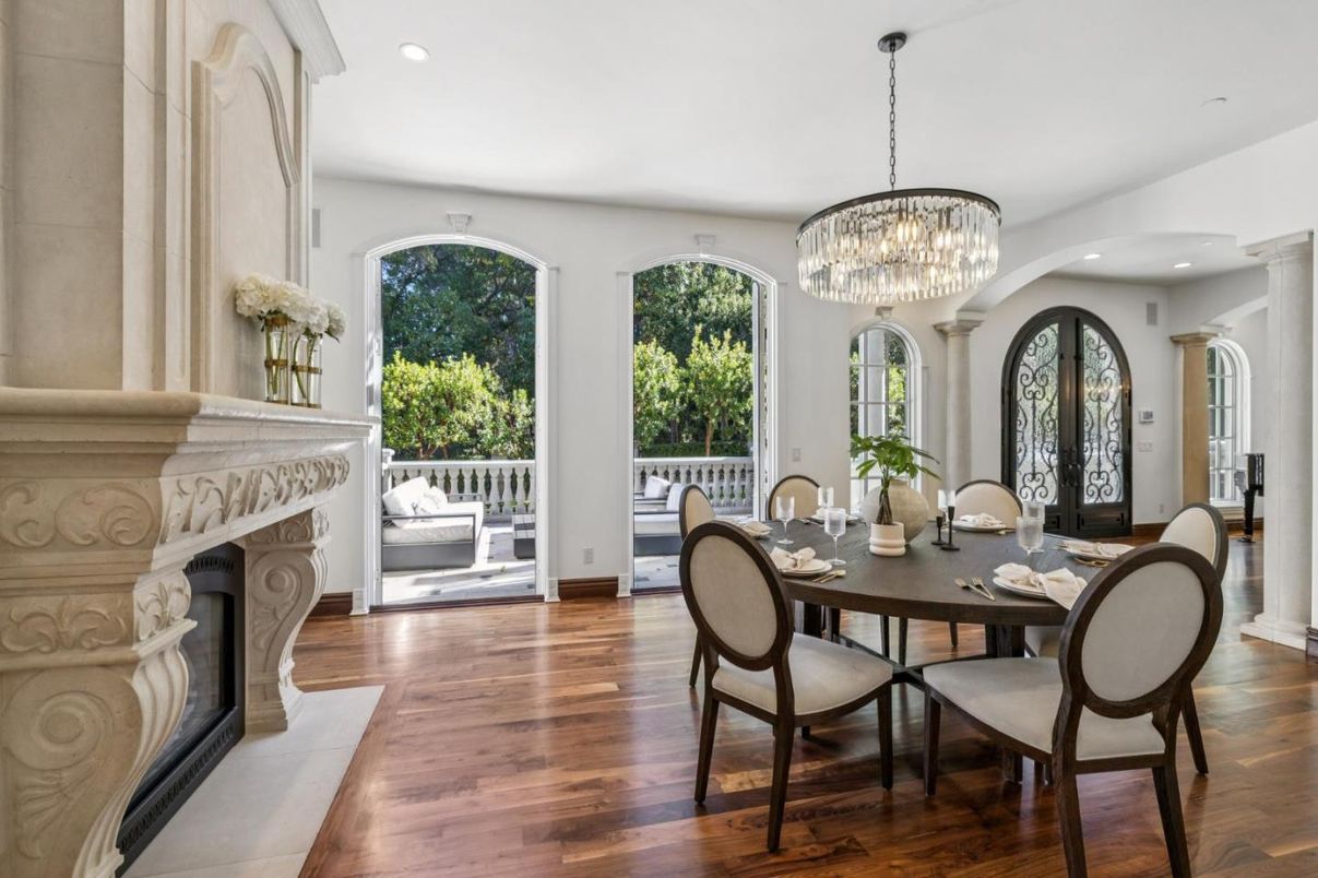 Chandelier, Dining room, Fireplace, Interior, Recessed Lighting, Wood Texture Flooring