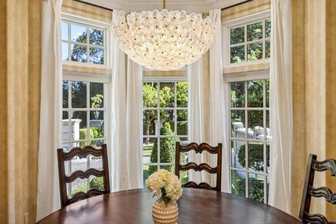 Chandelier, Dining room, Interior