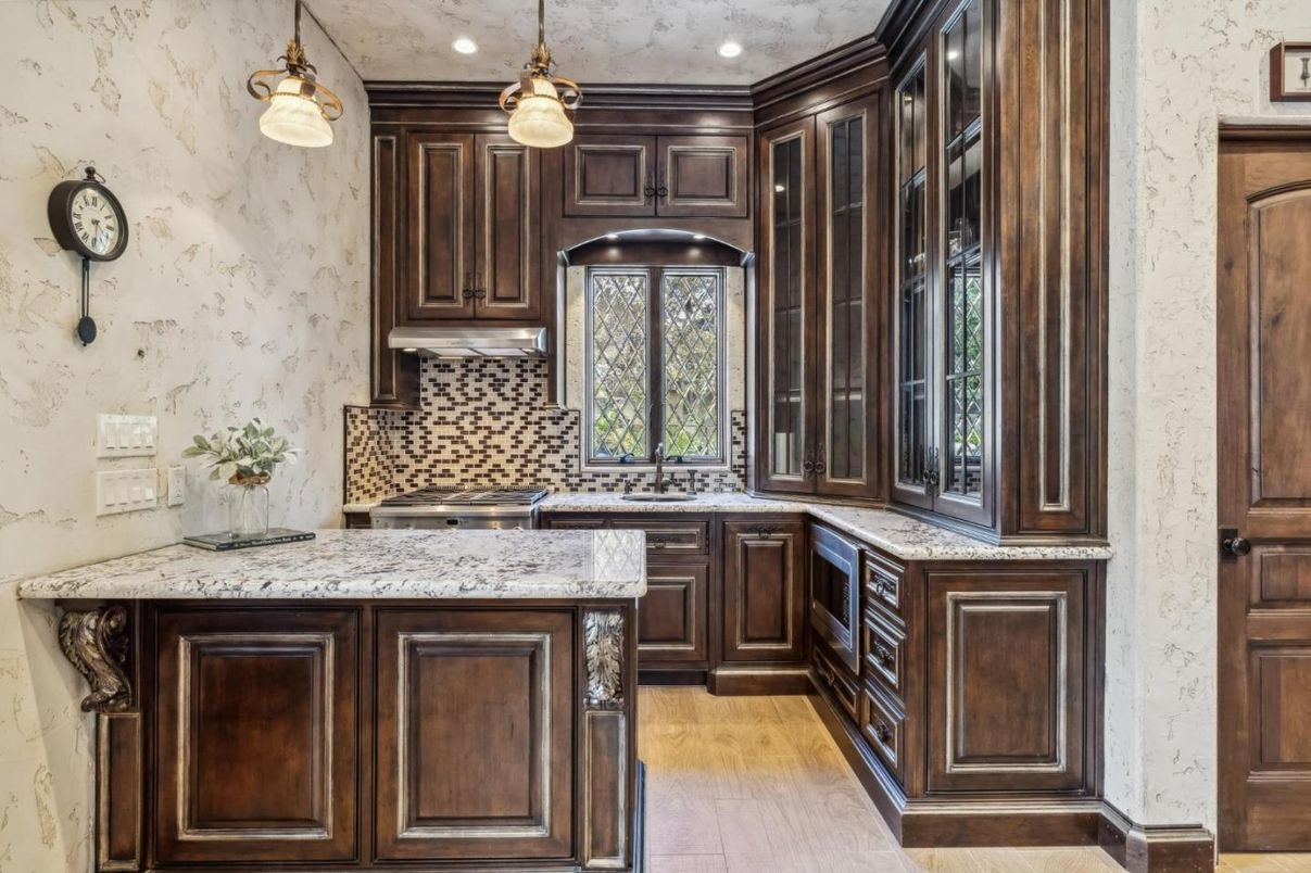 Interior, Kitchen, Pendant Lights, Recessed Lighting, Wood Texture Flooring