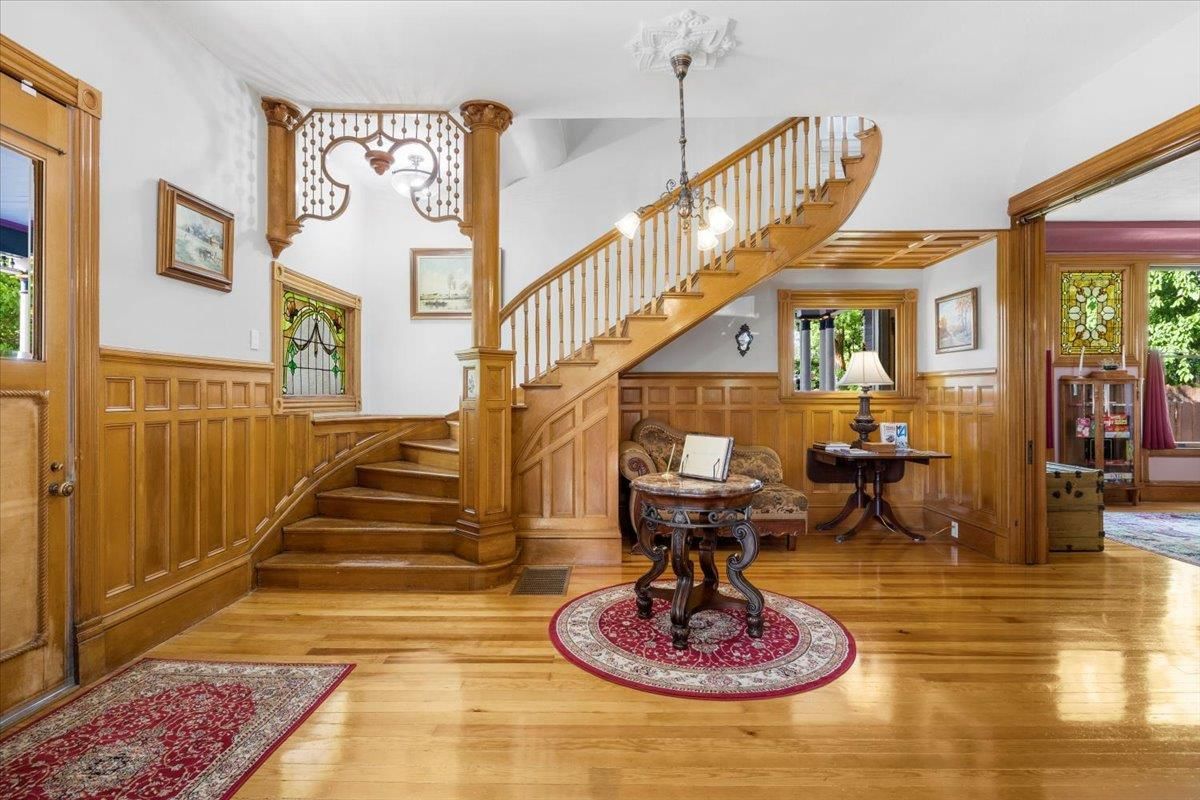 Interior, Pendant Lights, Wood Texture Flooring