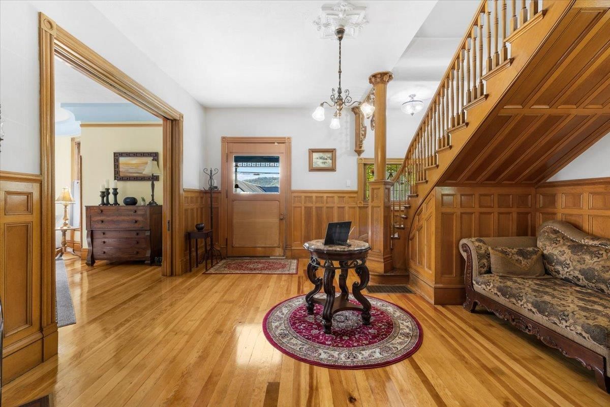 Interior, Pendant Lights, Wood Texture Flooring