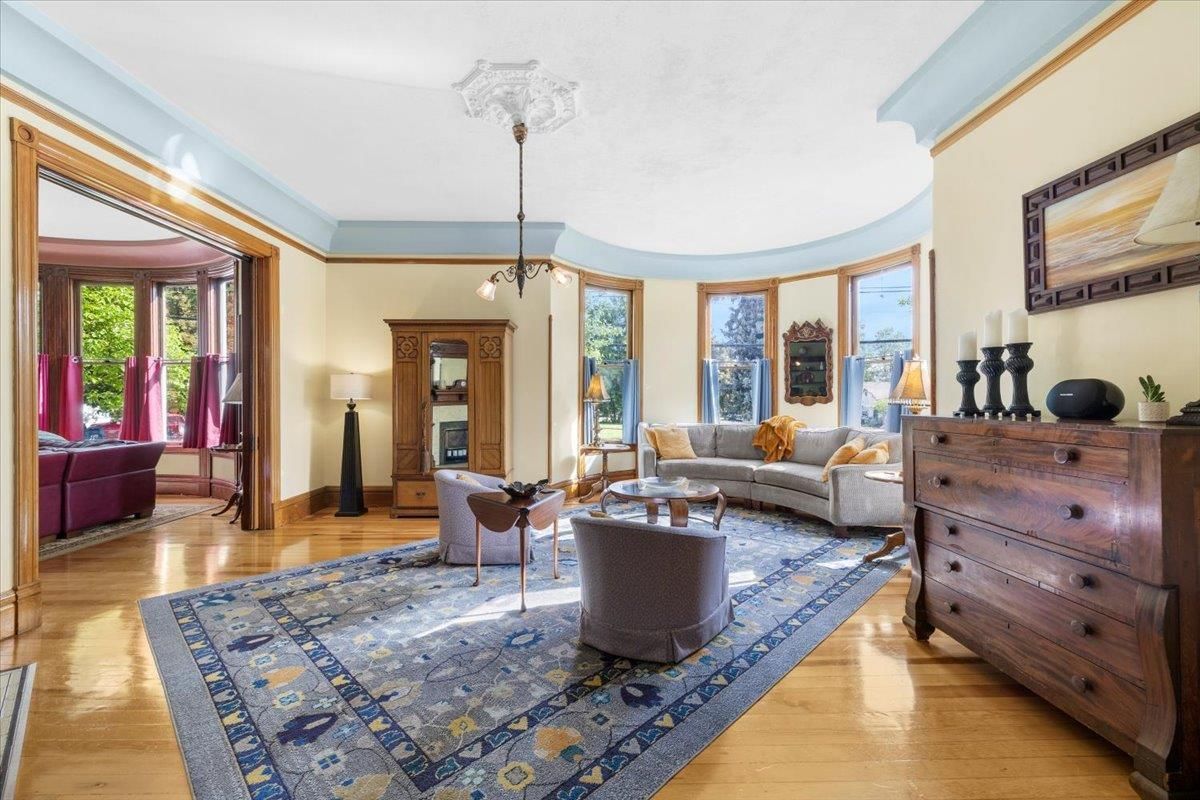 Interior, Living room, Pendant Lights, Wood Texture Flooring