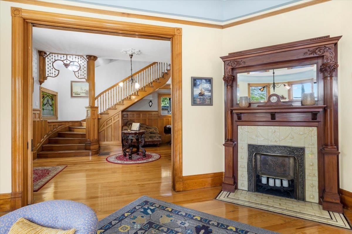 Fireplace, Interior, Pendant Lights, Piano, Wood Texture Flooring