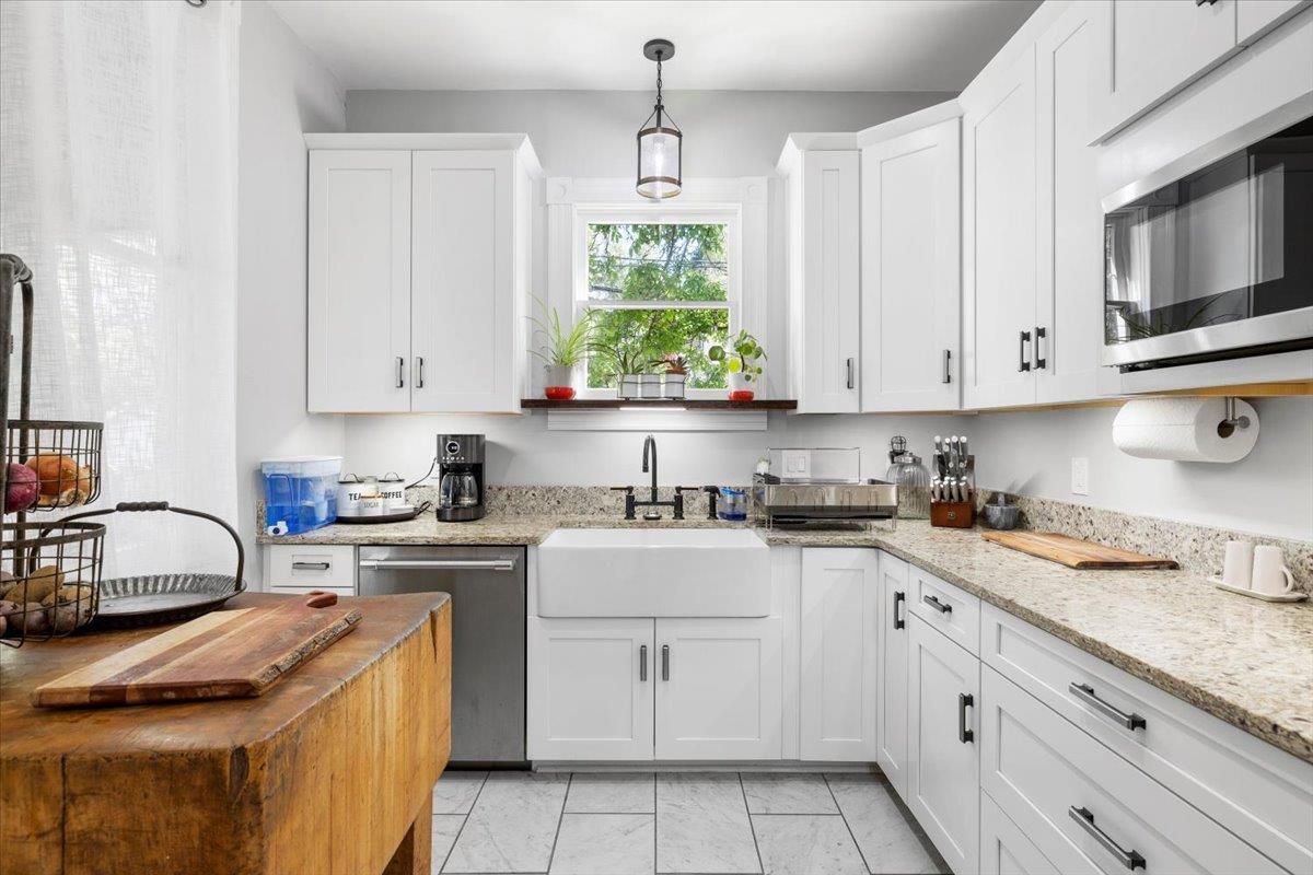 Interior, Kitchen, Pendant Lights, Stainless Steel Appliances