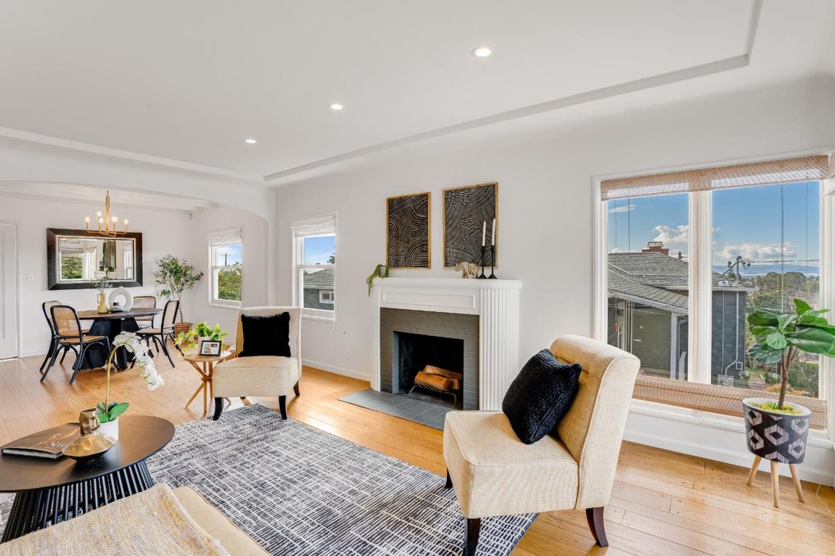 Chandelier, Dining room, Fireplace, Interior, Recessed Lighting, Wood Texture Flooring