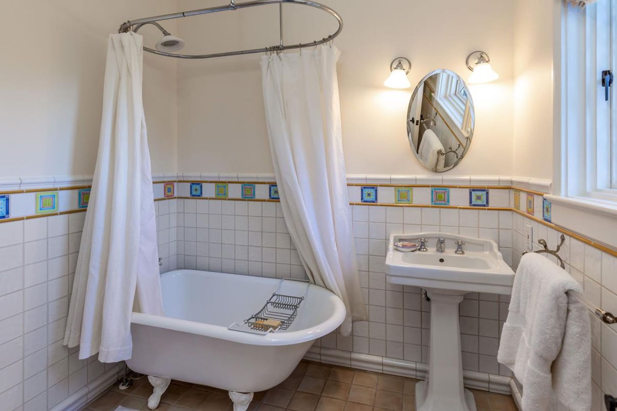 Bathroom, Free Standing Baths, Interior
