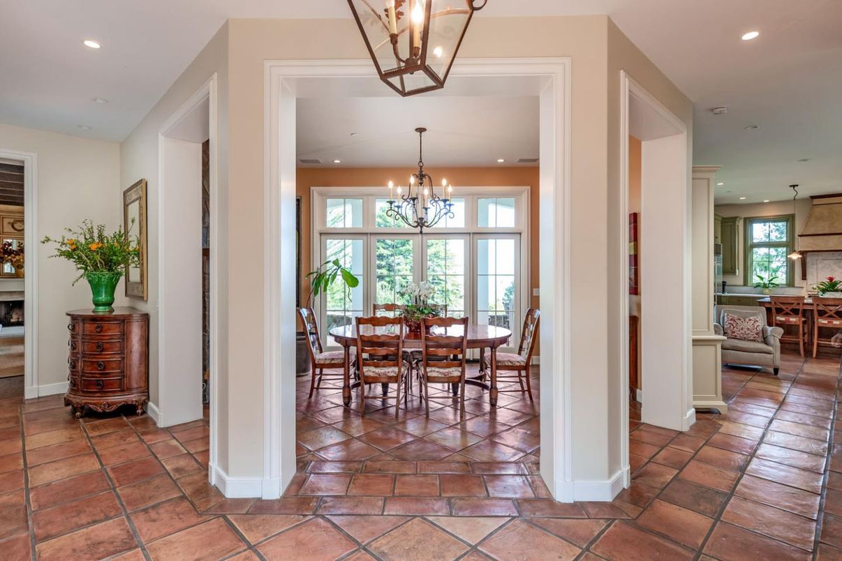 Chandelier, Dining room, Interior, Pendant Lights, Recessed Lighting