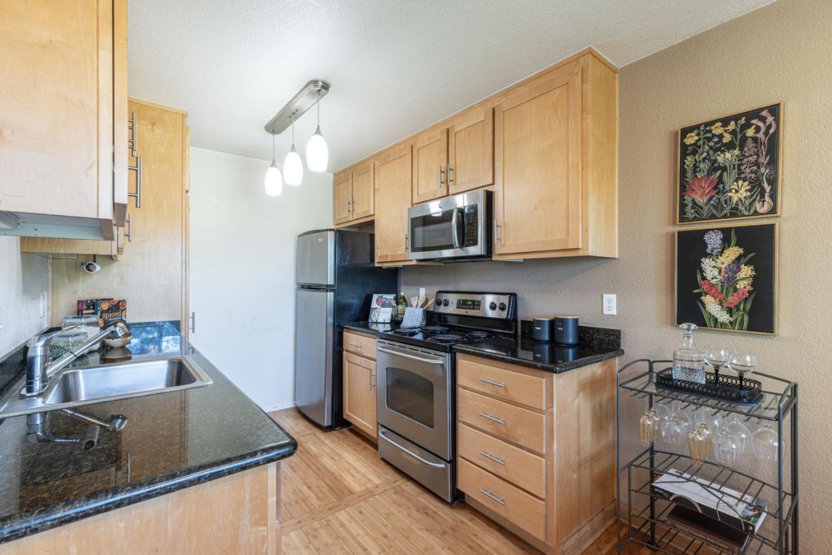 Interior, Kitchen, Pendant Lights, Wood Texture Flooring