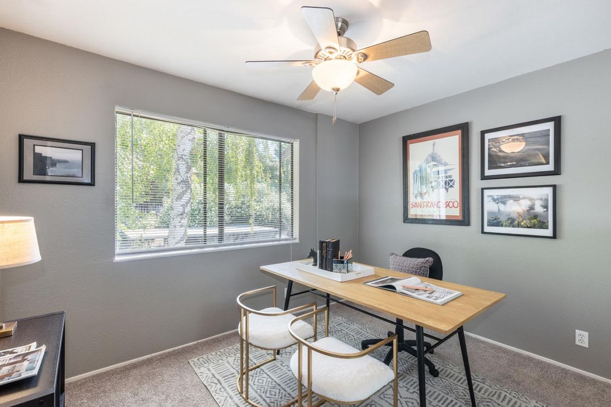 Home Office, Interior