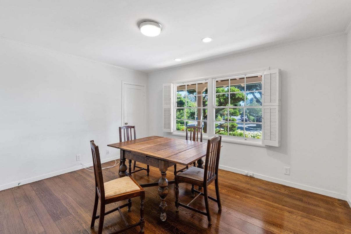 Dining room, Interior, Recessed Lighting, Wood Texture Flooring
