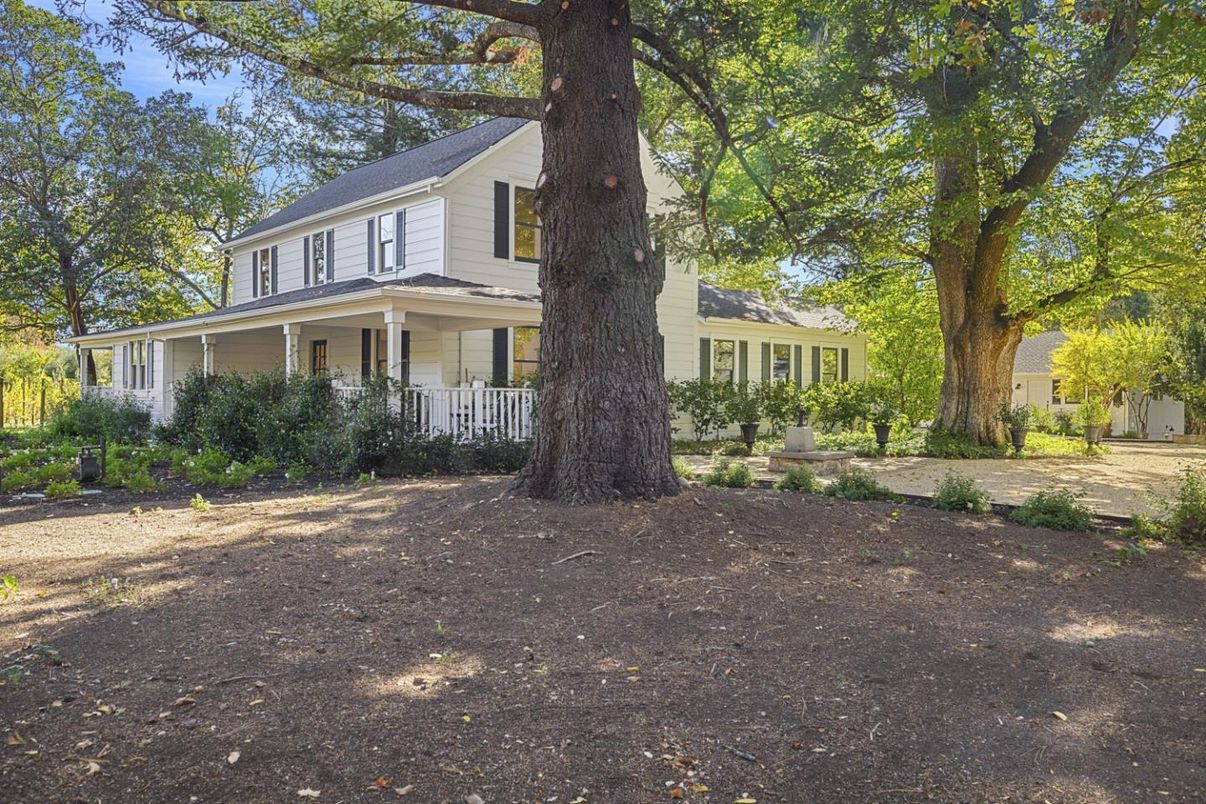 Backyard, Exterior, Facade, Farmhouse