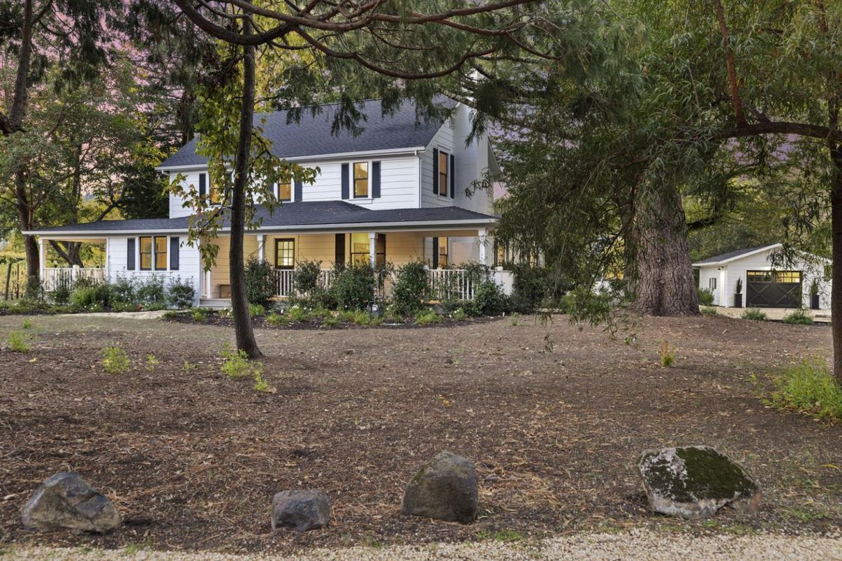 Backyard, Exterior, Facade, Queen Anne Victorian
