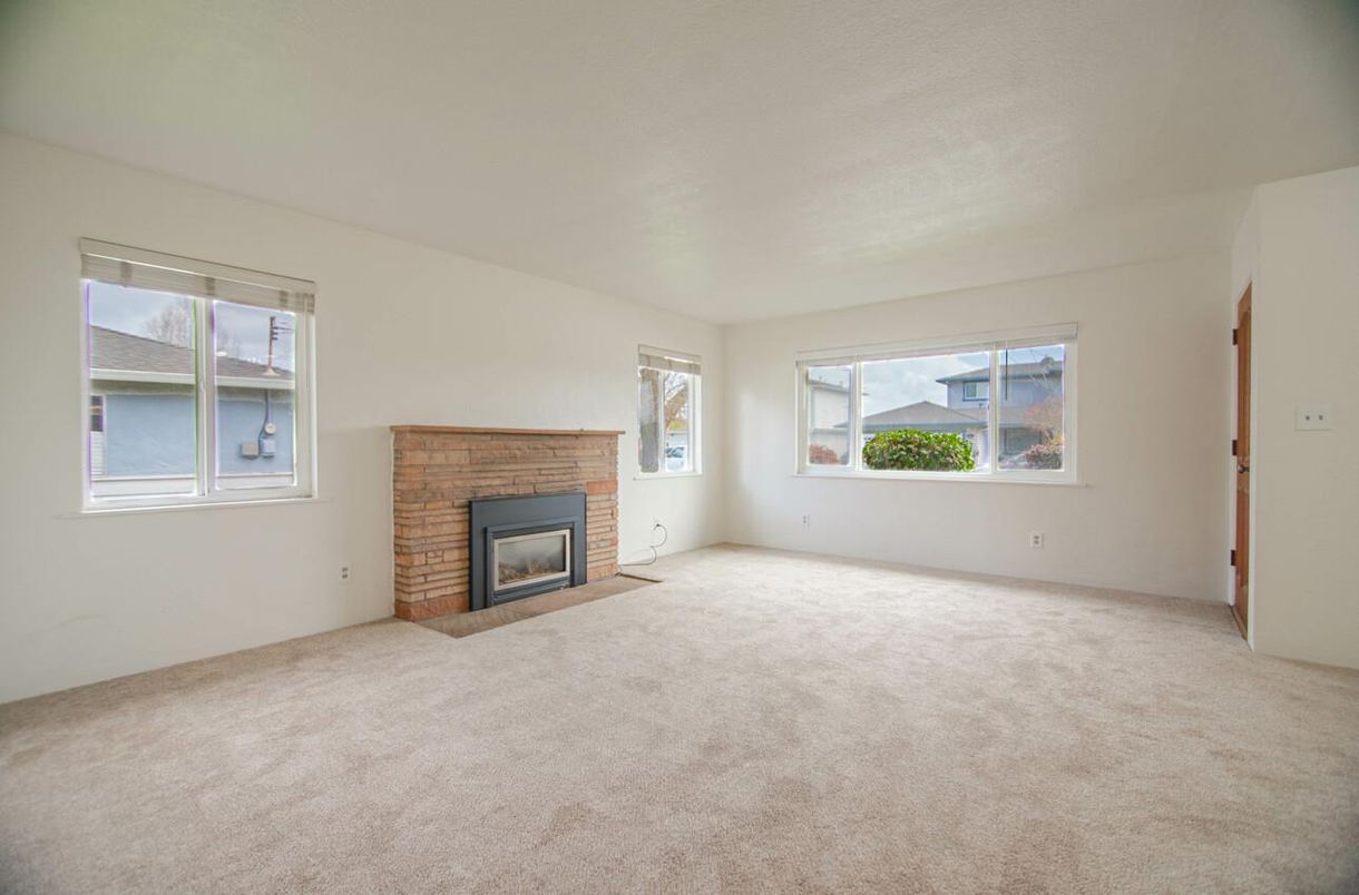 Empty room, Fireplace, Interior