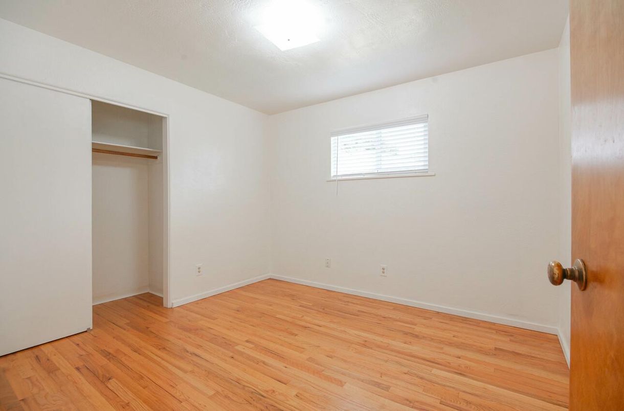 Bathroom, Interior, Tile Countertops