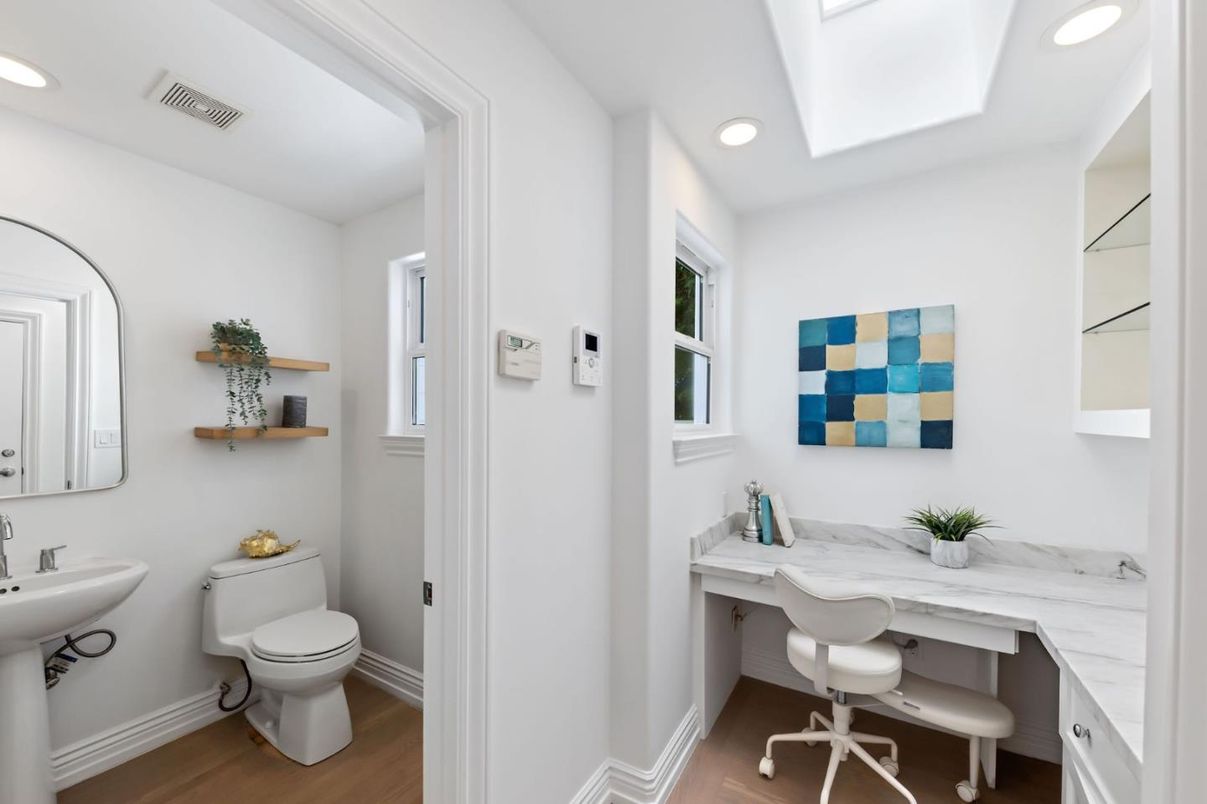 Bathroom, Interior, Recessed Lighting, Wood Texture Flooring
