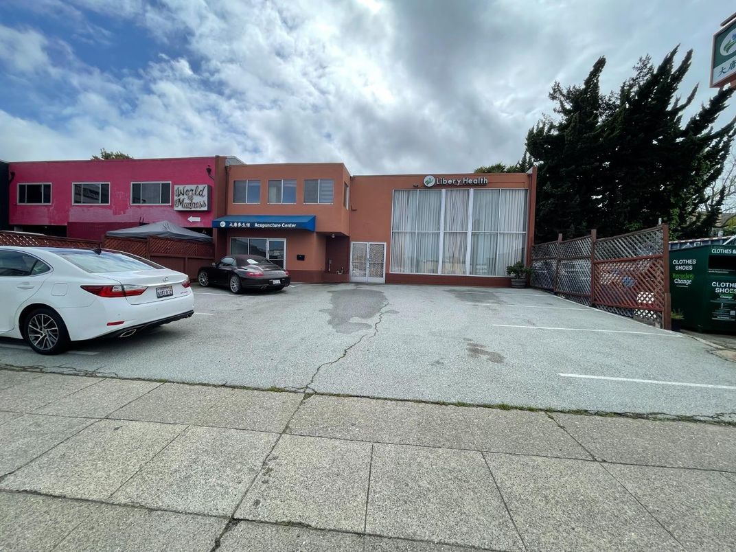Exterior, Facade, None