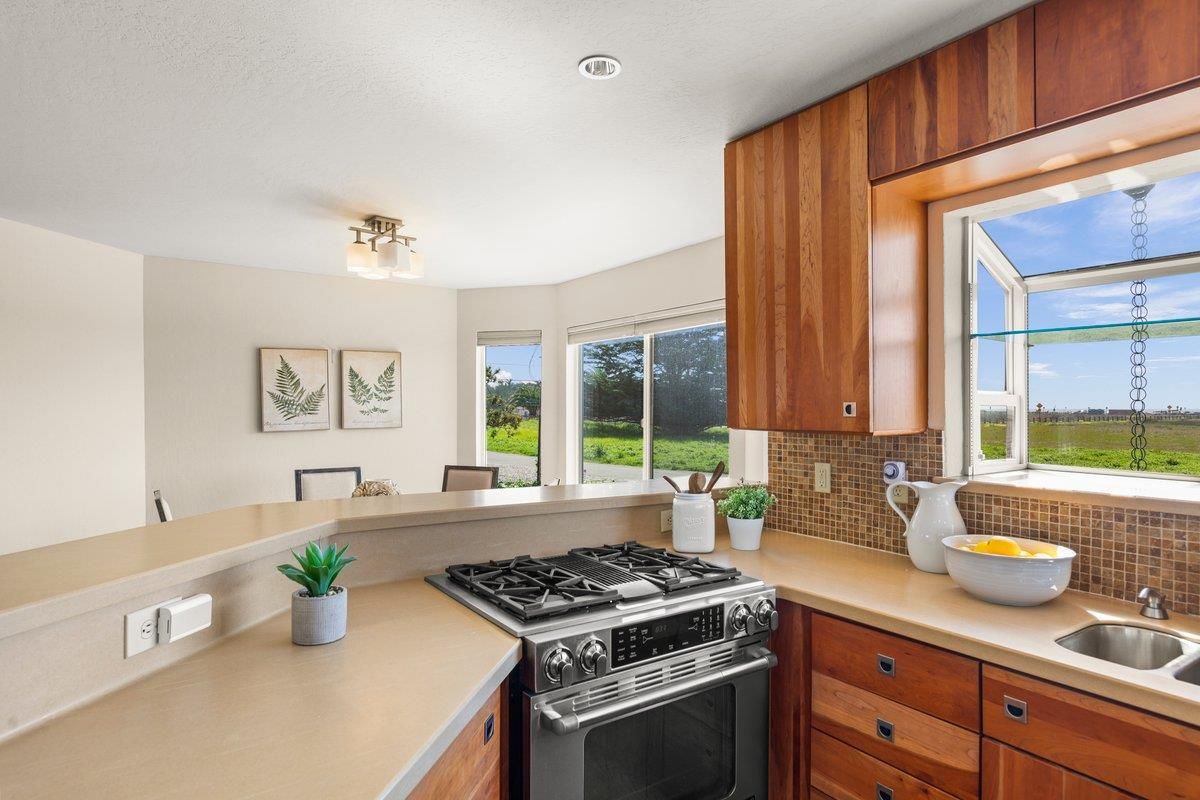 Dining room, Interior, Kitchen, Recessed Lighting