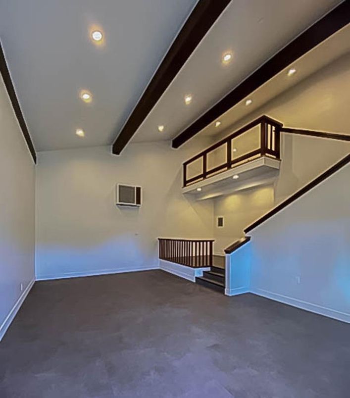 Empty room, Interior, Recessed Lighting