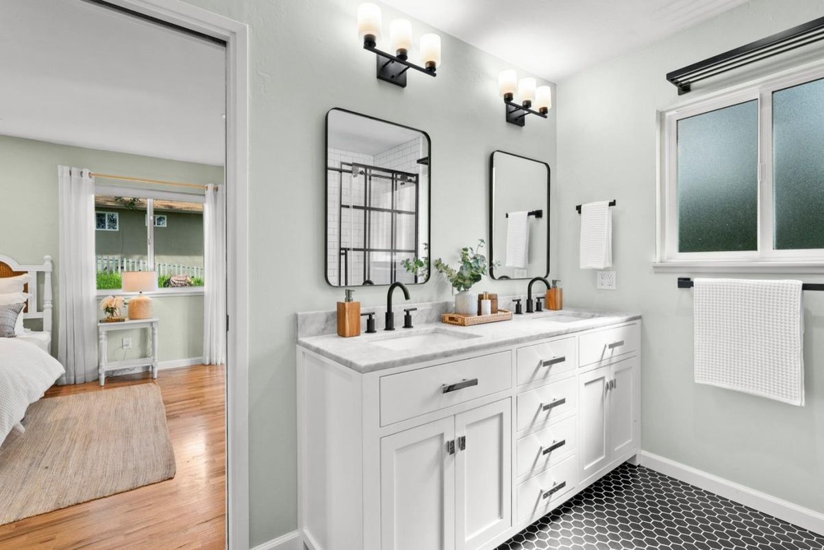 Bathroom, Dual Sink Vanities, Interior, Wood Texture Flooring