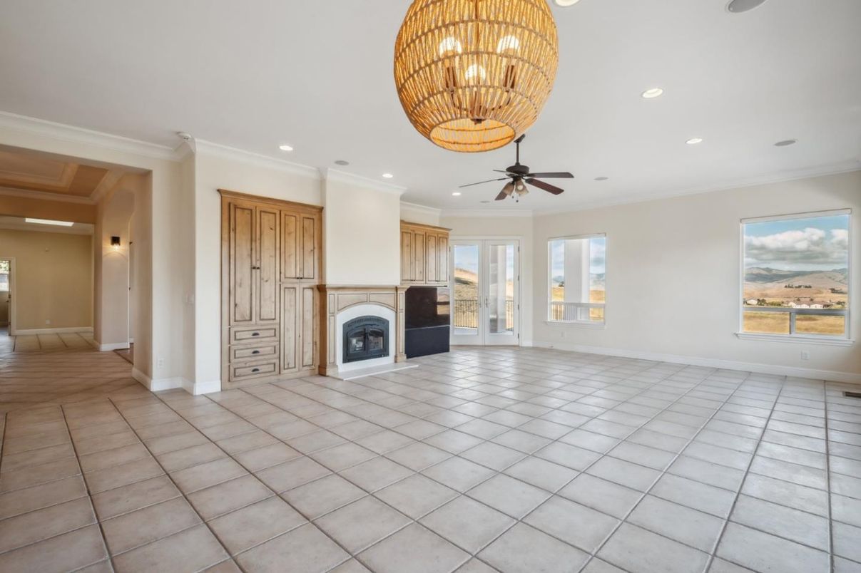Chandelier, Empty room, Fireplace, Interior, Recessed Lighting