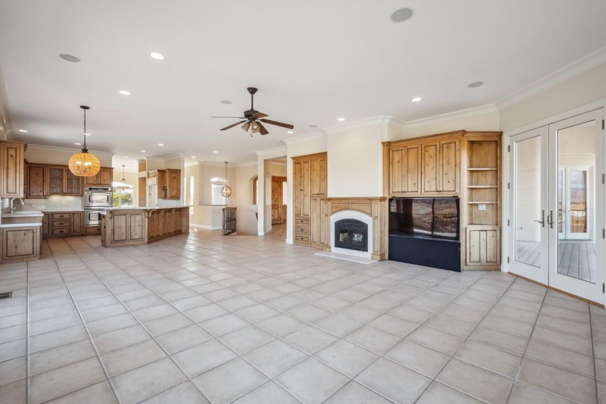 Fireplace, Interior, Kitchen, Pendant Lights, Recessed Lighting