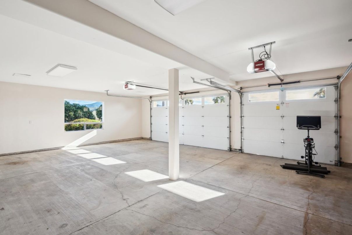 Fitness Equipment, Garage, Interior