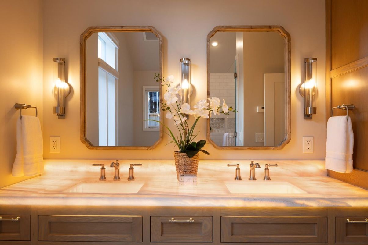 Bathroom, Dual Sink Vanities, Interior