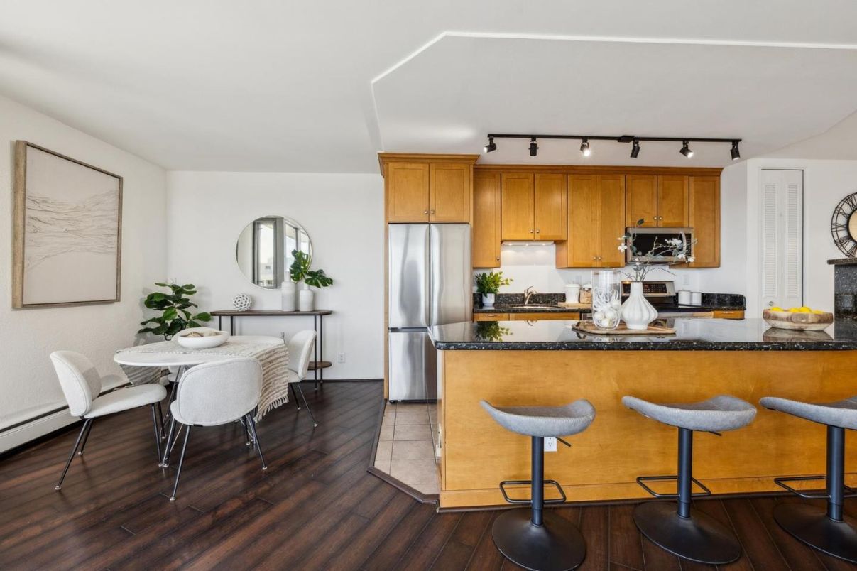 Dining room, Interior, Kitchen, Stainless Steel Appliances, Wood Texture Flooring