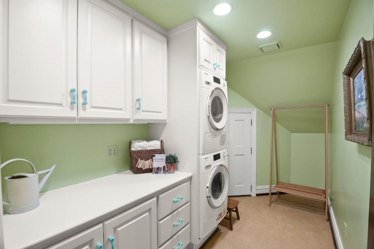 Interior, Recessed Lighting, Utility Closets, Washer