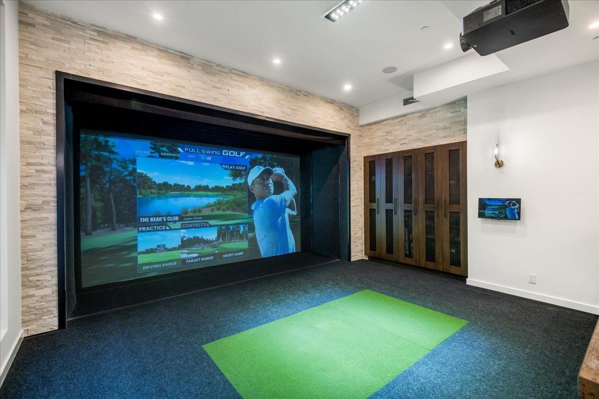 Interior, Projection Screen, Recessed Lighting, Theatre Room